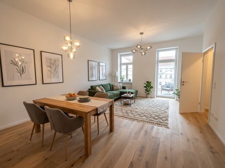 ELEGANZ TRIFFT MODERNE - ERSTBEZUG IM REVITALISIERTEN STILALTBAU - PROVISIONSFREI