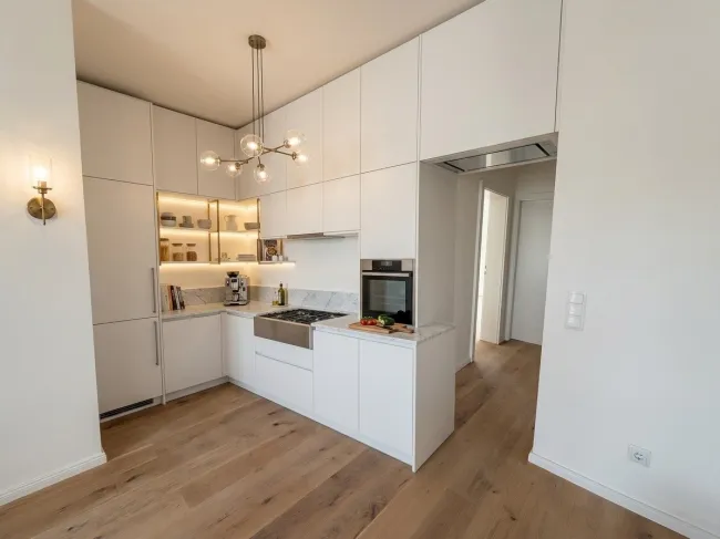 ELEGANZ TRIFFT MODERNE - ERSTBEZUG IM REVITALISIERTEN STILALTBAU - PROVISIONSFREI - Titelbild
