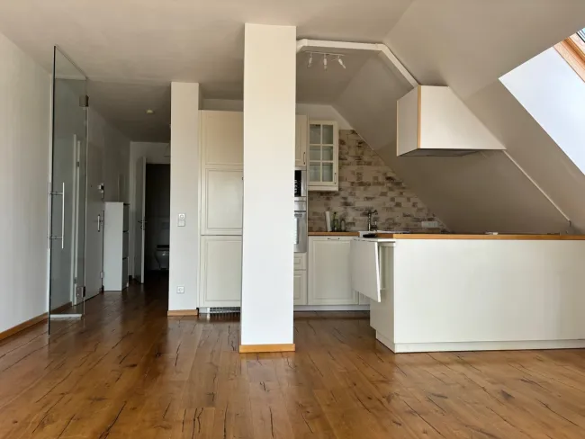 SCHÖNES PANORAMA MIT VIEL LICHT UND SONNE - Bild