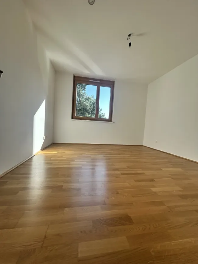 Moderne 2-Zi Terrassenwohnung in Lenzing, neuwertig, Balkon, Fußbodenheizung, nur 490€ Kaltmiete - Bild