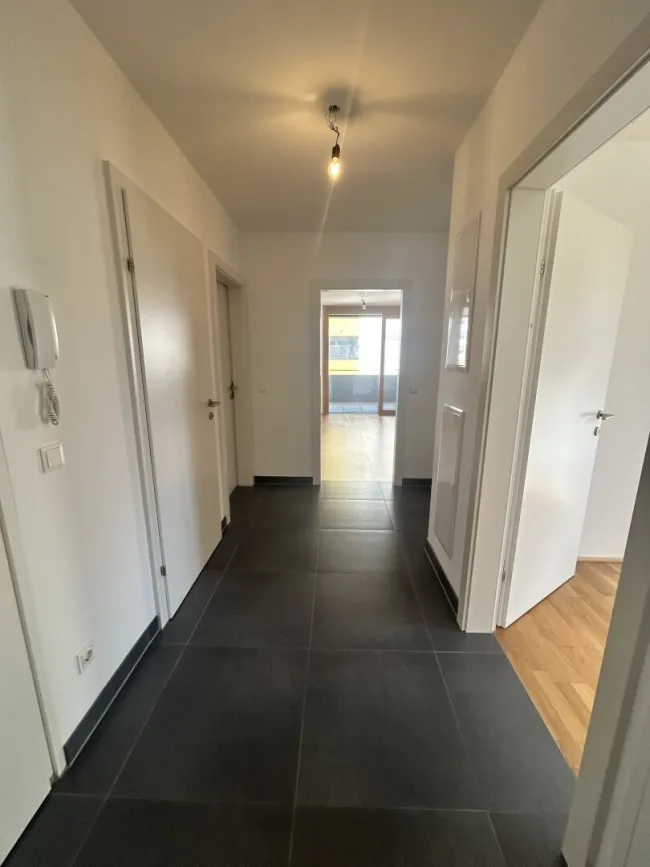 Moderne 2-Zi Terrassenwohnung in Lenzing, neuwertig, Balkon, Fußbodenheizung, nur 490€ Kaltmiete - Bild