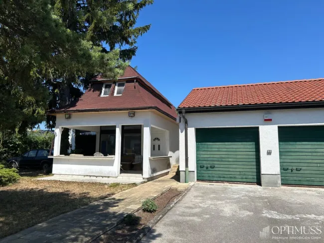 NOTVERKAUF!!! Einmalige Gelegenheit: 2.183 m² Baugrund mit Familienhaus – im Zentrum von Wiener Neustadt. - Titelbild