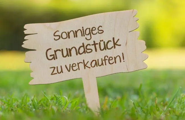 Grundstück/landwirtschaftlich genutzte Fläche in Baden an der Grenze zu Pfaffstätten - Titelbild
