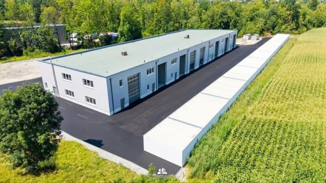 DEIN ZUHAUSE präsentiert: Gewerbehalle zu vermieten TOP 4c - Bild