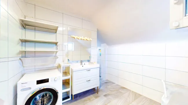 Badezimmer (OG)