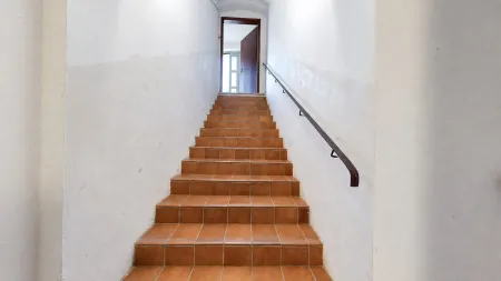 Treppenzugang zur Kellerfläche