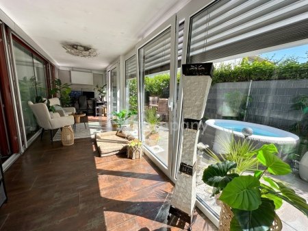 DORNBIRN-Gartenwohnung/Terrassenwohnung, ca. 57 m2 + beheizter, ganzjährig nutzbarer Wintergarten ca. 19 m2, Gesamt-Wohn-NFL ca. 76 m2, Wohnempfinden/Wohlfühl-Atmosphäre wie in einer 3-Zimmer-Wohnung, inkl. 1 TG. + Kellerabteil.