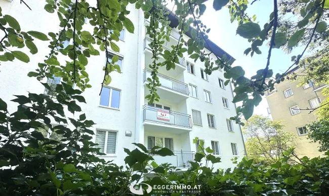 5700 Zell am See; ca. 95 m² Wohnung mit viel Potential ! raffinierter Grundriss, 2 Balkone, Kachelofen, Lift im Haus, ideal als Personalwohnung !! - Bild
