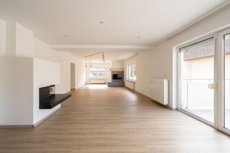Lichtdurchflutete 5-Zimmer-Wohnung mit Terrasse und Garten in Linz zu mieten