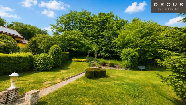 DOPPELHAUS I GRÜNRUHELAGE MIT IDYLLISCHEN GARTEN I GARAGE I WALLBOX I KELLER - Bild