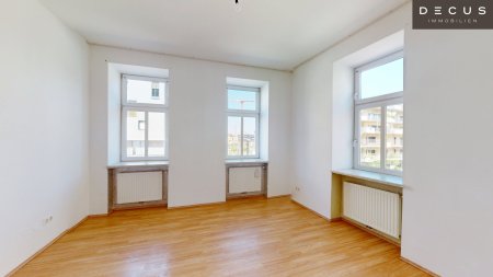 | 3 ZIMMER | LICHTDURCHFLUTET | VIEL POTENTIAL |