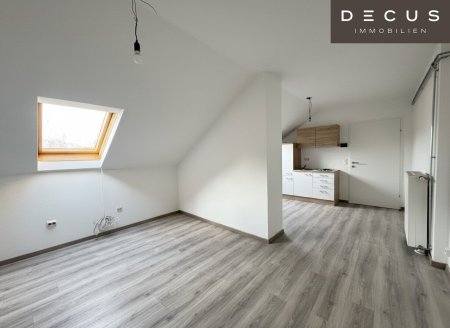| CHARMANTE DACHGESCHOSSWOHNUNG | HELL & ZENTRAL | 4. OG | IDEAL FÜR SINGLES & STUDENTEN | TOP LAGE | NÄHE UNI