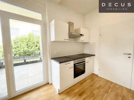 | CHARMANTE 2-ZIMMER WOHNUNG MIT GROSSZÜGIGER SW-TERRASSE | IN WUNDERSCHÖNER ALTBAU-VILLA | HELL & GEMÜTLICH | IDEAL FÜR STUDENTEN, SINGELS ODER PÄRCHEN | NÄHE MED-UNI | TOP LAGE