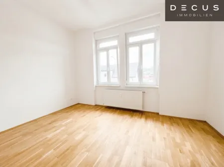 | CHARMANTE 2-ZIMMER WOHNUNG MIT GROSSZÜGIGER SW-TERRASSE | IN WUNDERSCHÖNER ALTBAU-VILLA | HELL & GEMÜTLICH | IDEAL FÜR STUDENTEN, SINGELS ODER PÄRCHEN | NÄHE MED-UNI | TOP LAGE