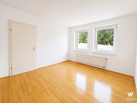 Helle 2-Zimmer-Wohnung mit großzügigem Wohnbereich, 10 m² Balkon & Carport in Seiersberg