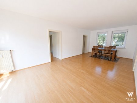 Helle 2-Zimmer-Wohnung mit großzügigem Wohnbereich, 10 m² Balkon & Carport in Seiersberg