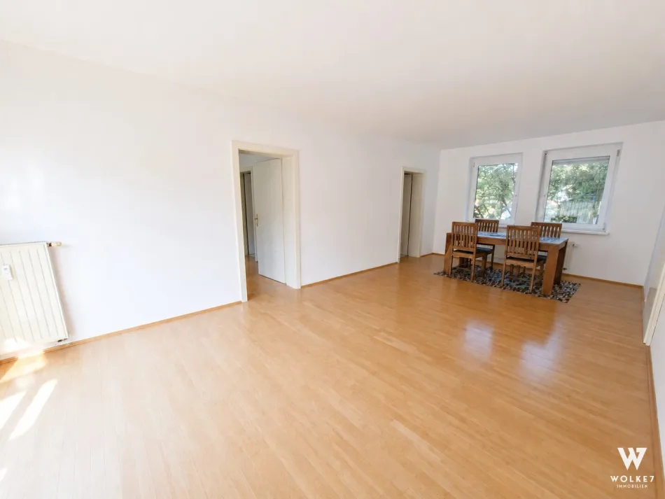 Helle 2-Zimmer-Wohnung mit großzügigem Wohnbereich, 10 m² Balkon & Carport in Seiersberg - Titelbild