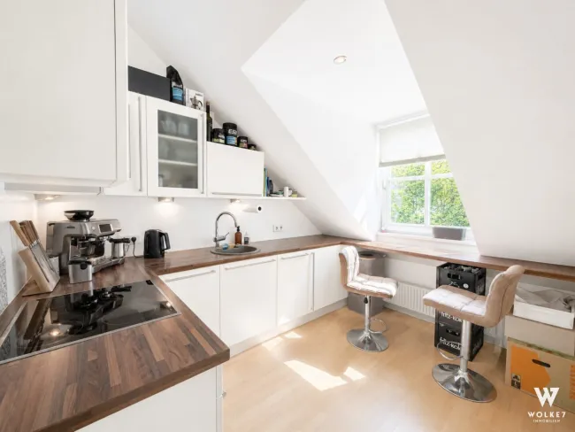 Tolle 2 Zimmer-Dachgeschosswohnung | absolute Ruhelage | Schönbrunn | Biedermeierhaus - Bild