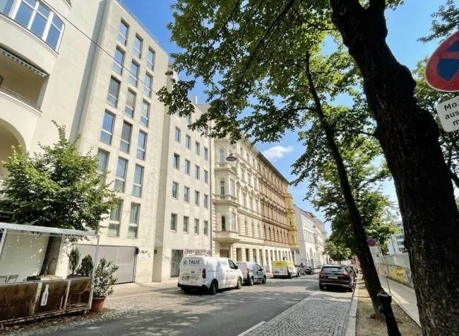 Entzückende Wohnung in gepflegtem Neubau mit Terrasse & Parkplatz in Top Lage - Bild