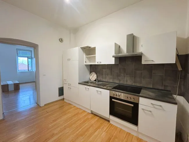 RENDITE - vermietete Eigentumswohnung mit allgemeinen Balkon und eigenen Parkplatz gelangt in 2630 Ternitz zum Verkauf! - Bild