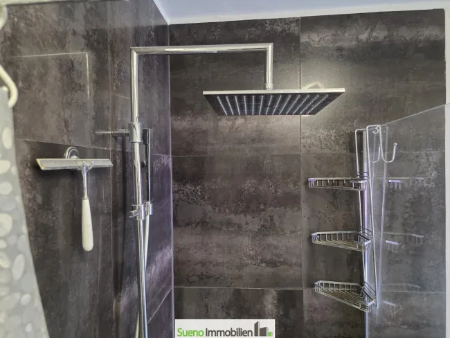 Grosse RainDance-Dusche