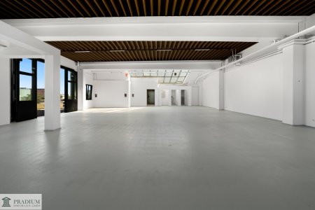Exklusive Industrie- und Gewerbehalle in Toplage des 23. Bezirks