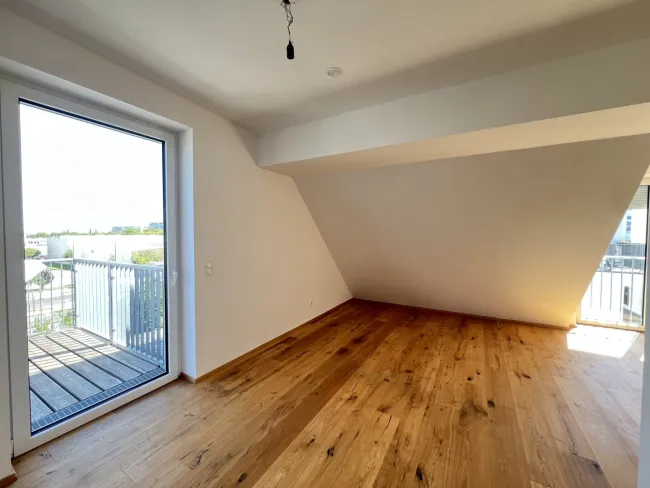 Perfektastraße-Lemböckgasse! Dachgeschosswohnung zzgl. 7,90 m² Terrasse nähe U-Bahnlinie! - Bild