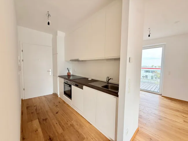 Perfektastraße-Lemböckgasse! Dachgeschosswohnung zzgl. 7,90 m² Terrasse nähe U-Bahnlinie! - Titelbild