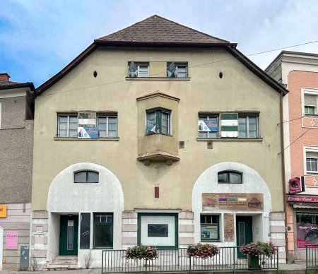 Charmantes Haus mit großem Potenzial in begehrter Lage nahe Schloss Ebelsberg