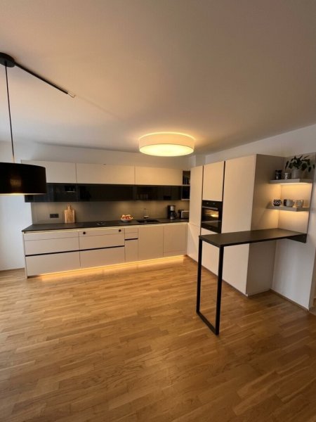 Traumhafte Gartenwohnung mit 127 m² Eigengarten, 30 m² Terrasse & 2 TG-Plätzen, perfekte Lage nähe Hilmteich, LKH, UNI - schnell Termin vereinbaren