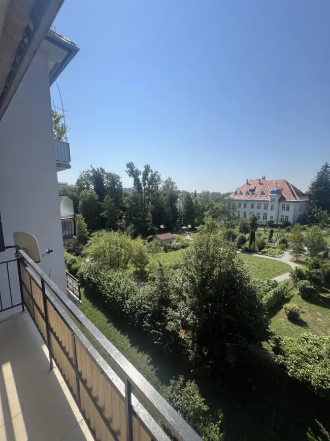 PERFEKTE LAGE – ECHTE RARITÄT! Wohnjuwel mit Balkon | UNI- & LKH- Nähe - Bild