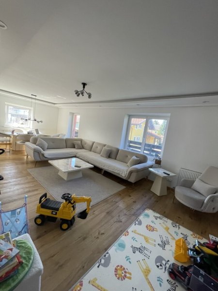 Zwischen Seenähe und Lebensqualität – 4 Zimmer Wohnung mit Balkon und Garten in Henndorf am Wallersee!