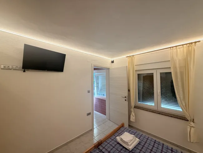 Attraktives Rendite-Zinshaus in Medulin, 312m², 9 Zimmer, Garten, Garage, 4 Terrassen! - Bild