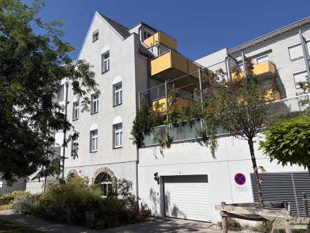 "Dachgeschosswohnung mit Terrasse im Herzen von Krems"