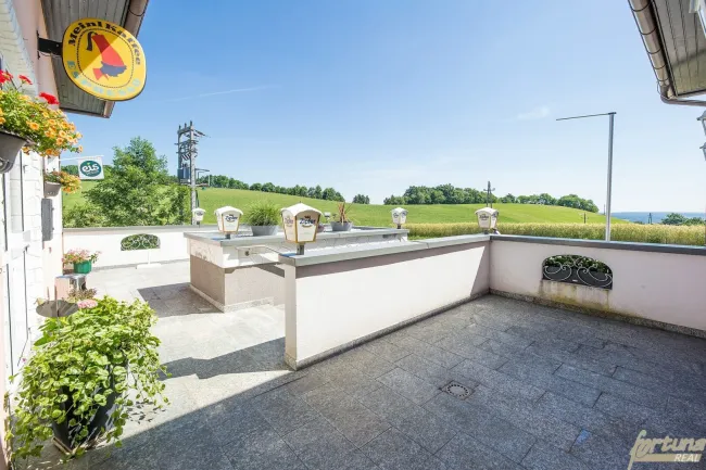 Aufgang, Terrasse