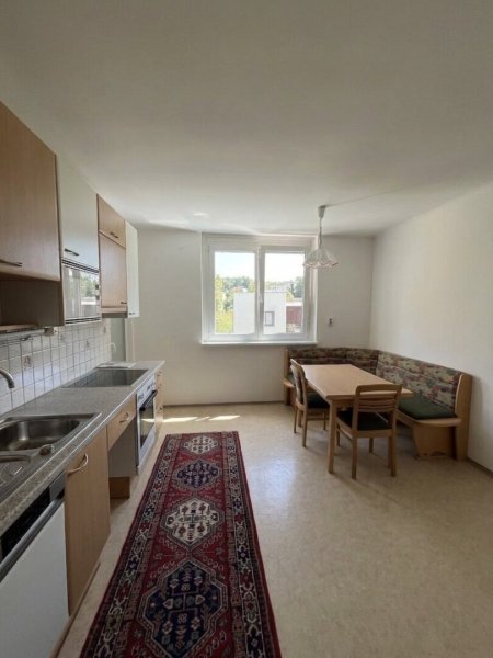 Charmante 3-Zimmer-Wohnung mit Loggia und Balkon in unmittelbarer Nähe vom Hilmteich und Klinikum