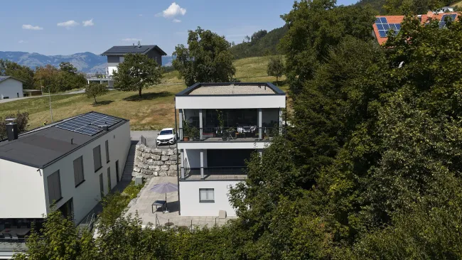 Attraktives Mehrfamilienhaus als Kapitalanlage mit Eigennutzungspotenzial in Fraxern - Bild