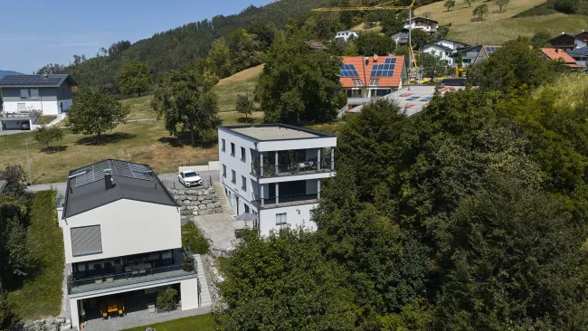 Attraktives Mehrfamilienhaus als Kapitalanlage mit Eigennutzungspotenzial in Fraxern - Titelbild