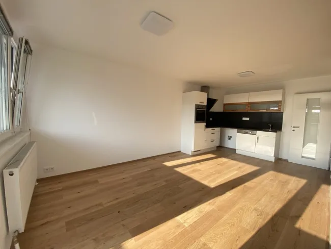 Zwei-Zimmer-Wohnung Loggia und toller Aussicht | LEHEN - Bild