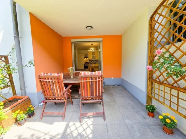 Loggia- uo Terrasse Seite West
