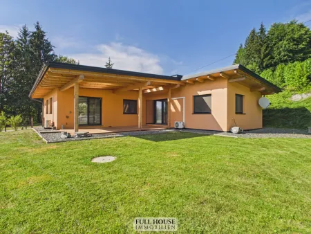 Ein Ort zum Ankommen – Hochwertiges Wohnen mit Pool und großzügigem Garten