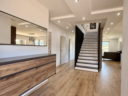 Hochwertiges Einfamilienhaus – 180 m² Wohnkomfort & Panoramablick