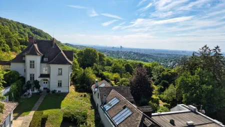 Schlossartiges Anwesen mit Baugenehmigung & atemberaubendem Wienblick