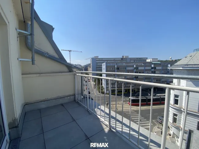 Dachgeschoß-Wohnung mit Terrasse nahe U4/S-Bahn, Wertheimsteinpark und Donaukanal - Bild