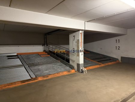 Tiefgaragenstellplatz nähe Elterleinplatz