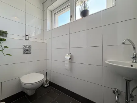 WC 1