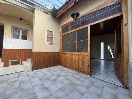 Geräumiges Bauernhaus mit ausgebauter 100m² Halle Nahe Laa/Thaya - für nur 129.000