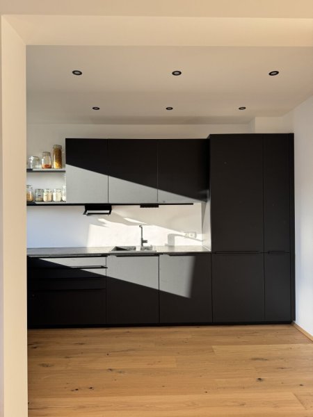 Kernsanierte Wohnung mit großer Wohnküche und vier Schlafzimmern, nächst Neubaugasse