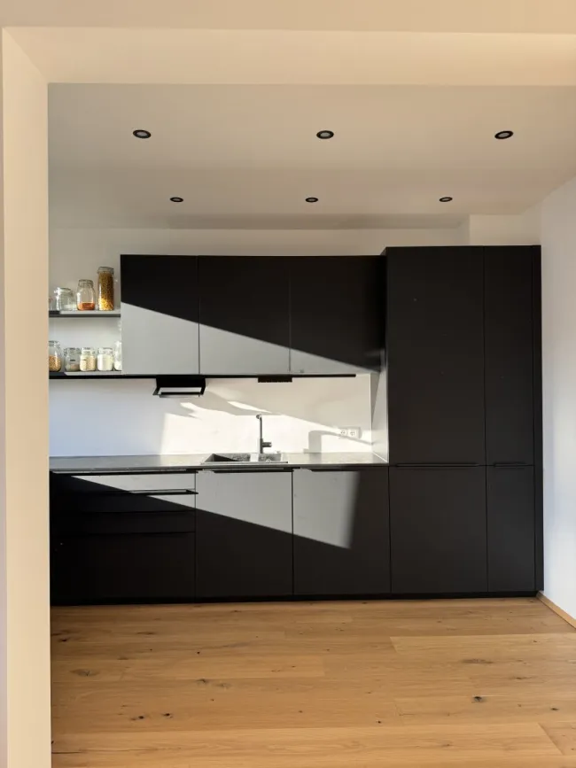 Kernsanierte Wohnung mit großer Wohnküche und vier Schlafzimmern, nächst Neubaugasse - Bild