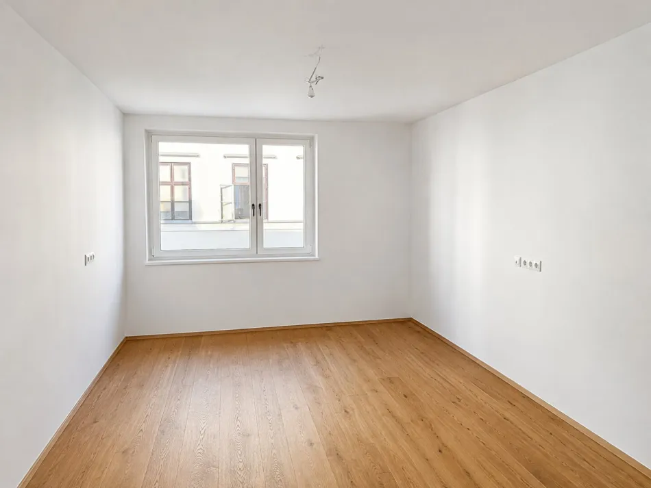 Kernsanierte Wohnung mit großer Wohnküche und vier Schlafzimmern, nächst Neubaugasse - Bild